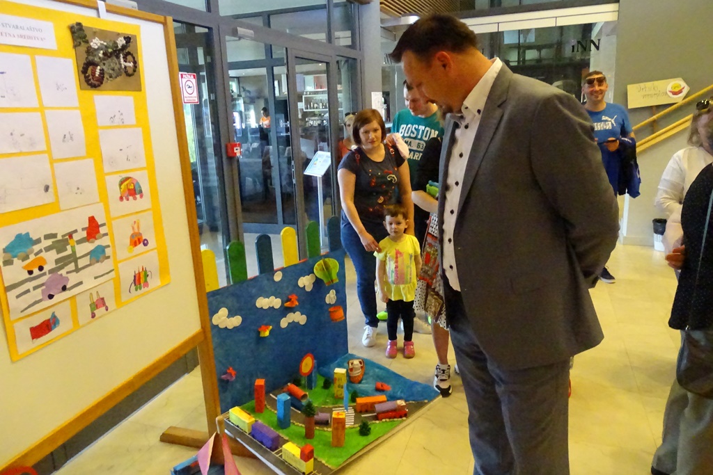 Image 3657737 (auto)