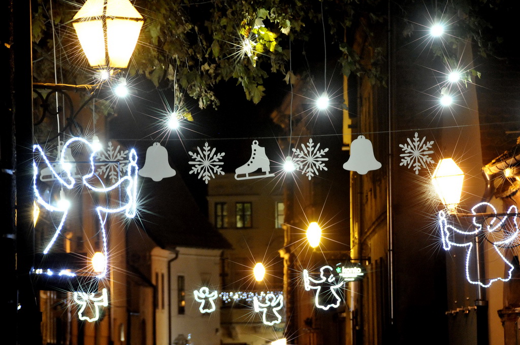 Povodom otvorenja Adventa u Varaždinu upaljeno tisuće lampica