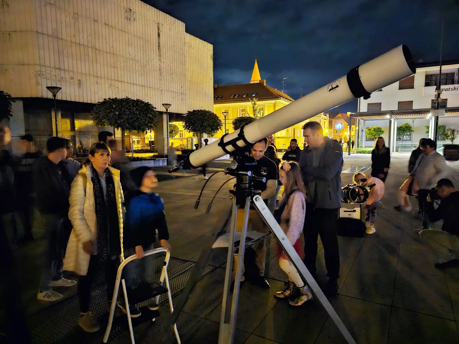 462598953_560701806335119_1126557364119465399_n