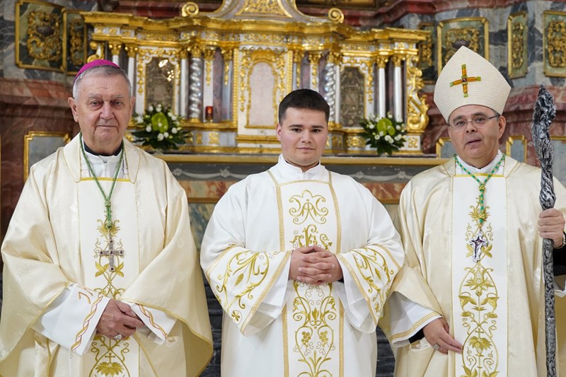 Image 4676532 (auto)