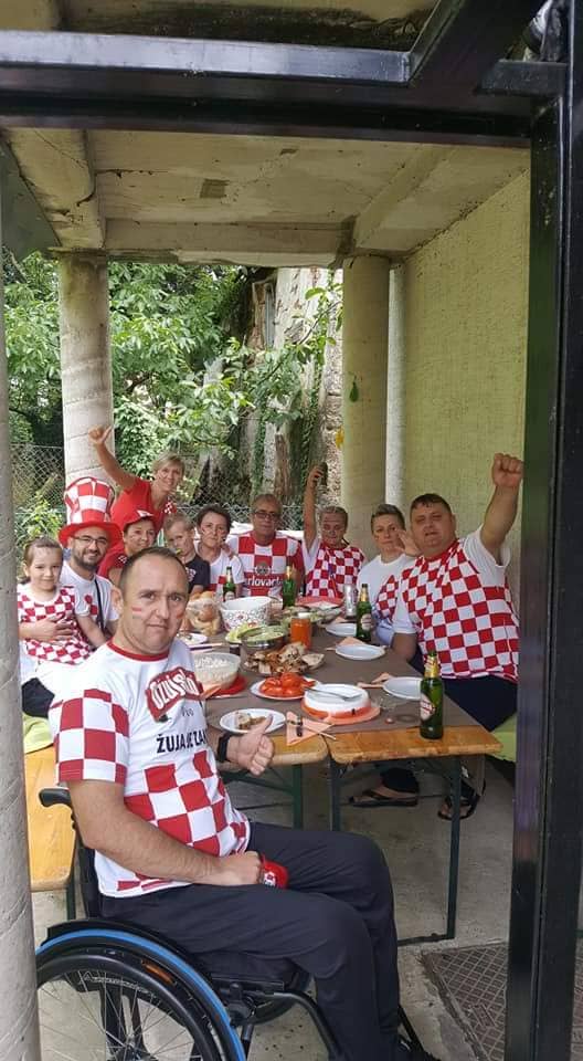 Image 2743803 (auto) Image 2743803 (auto)