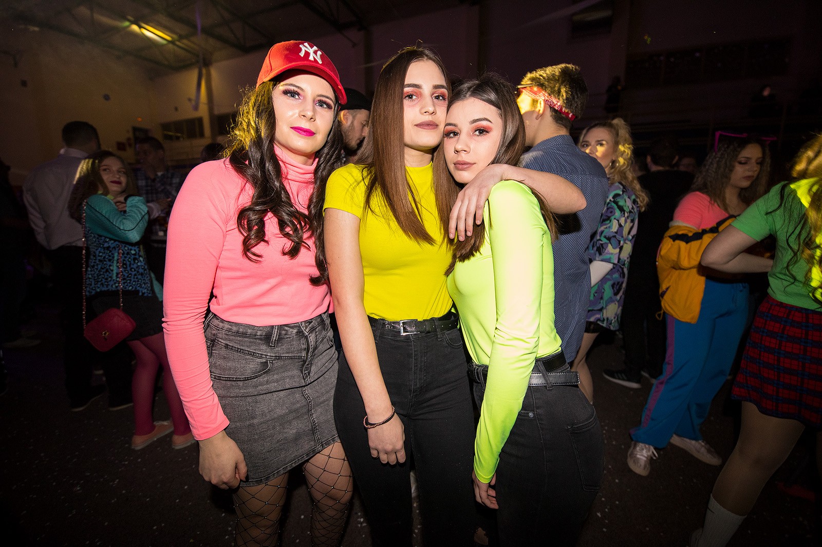 TRASH PARTY U PRELOGU Minea, Ivana Banfić i Ella napravile ludnicu na partyju!