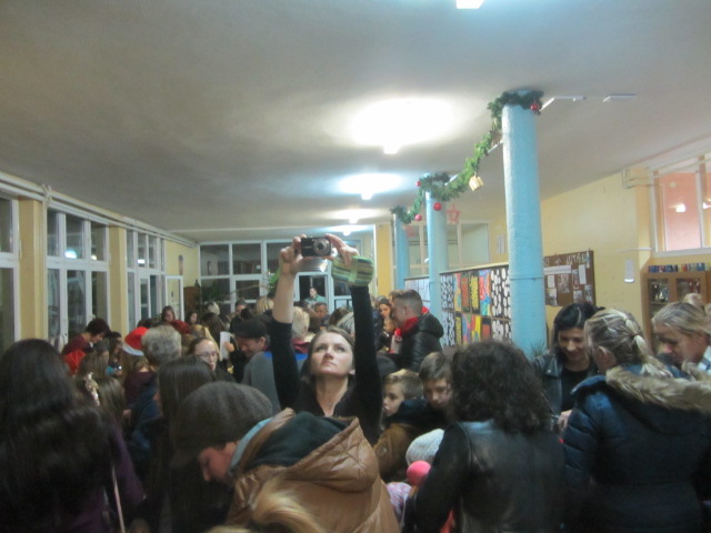 Božićni sajam u V. osnovnoj školi