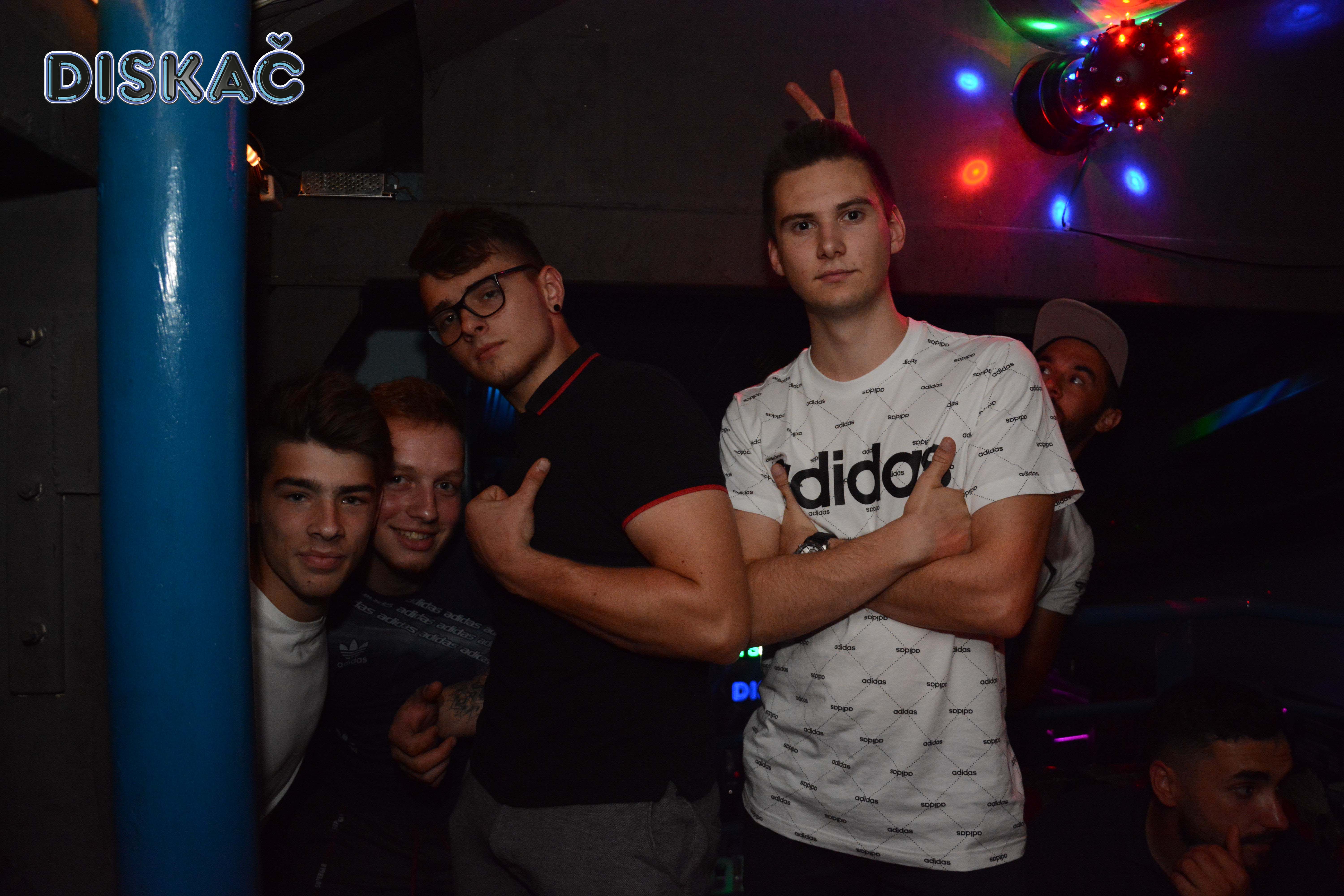 Image 3834463 (auto)