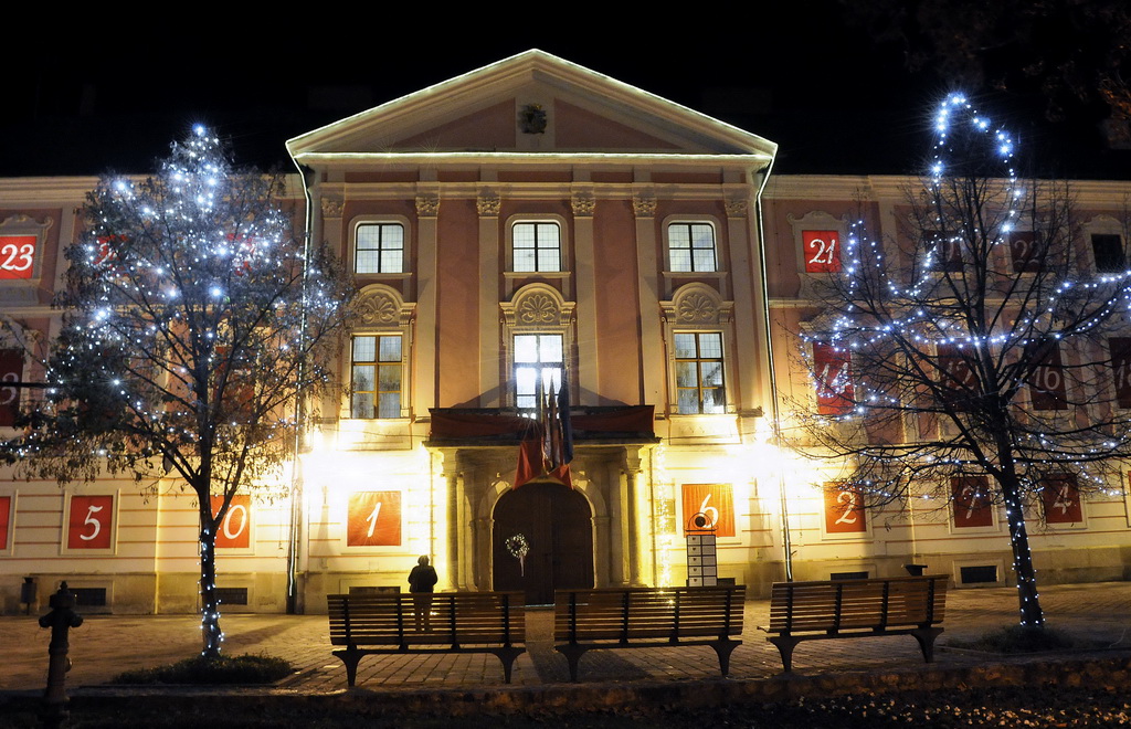 Povodom otvorenja Adventa u Varaždinu upaljeno tisuće lampica