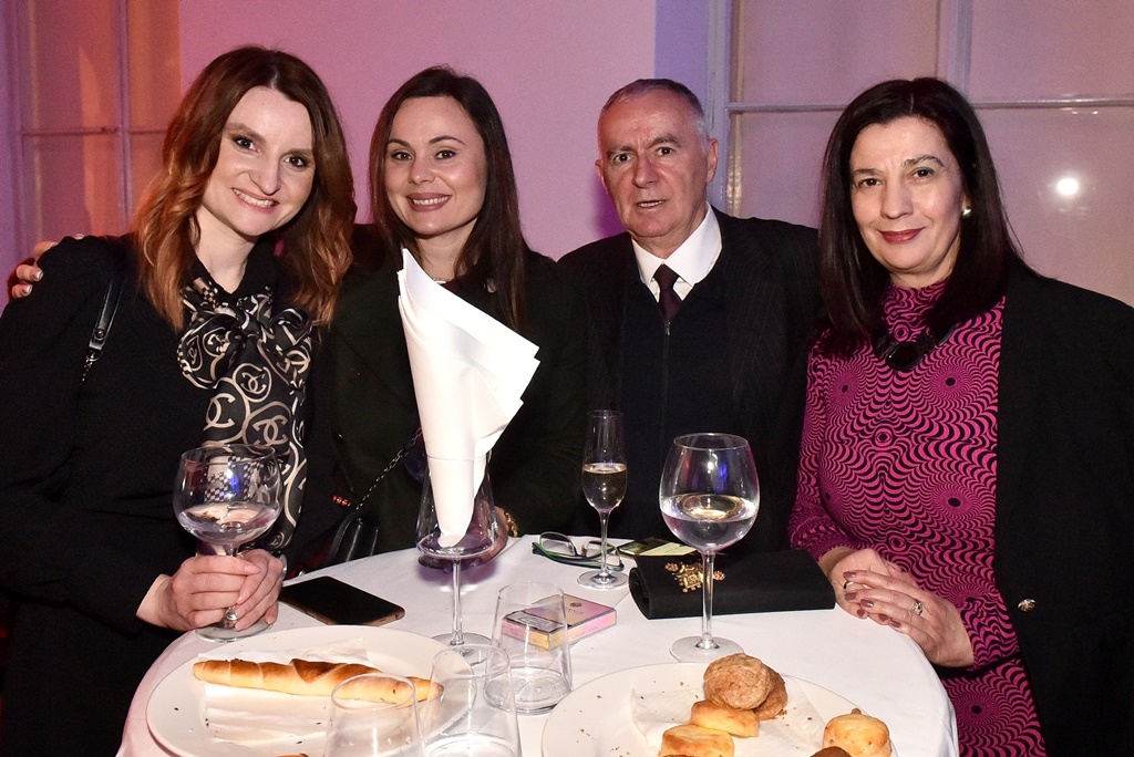 Majka Hrabrost i njezina djeca