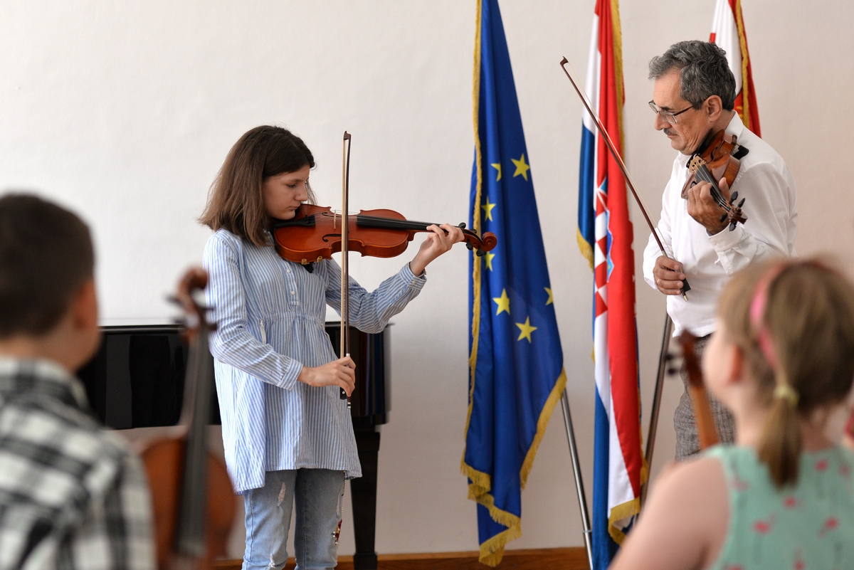 Image 2703957 (auto)