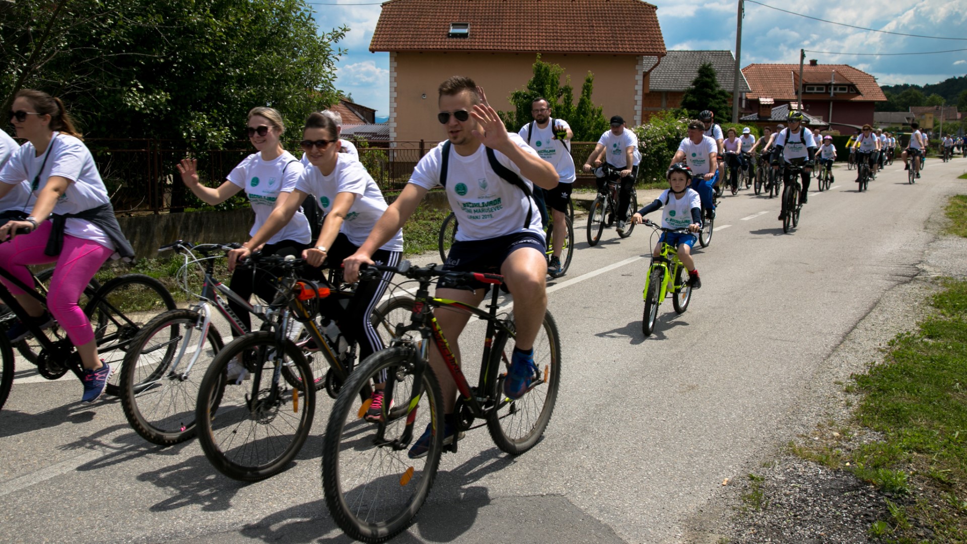 Image 3652549 (auto) Image 3652549 (auto)