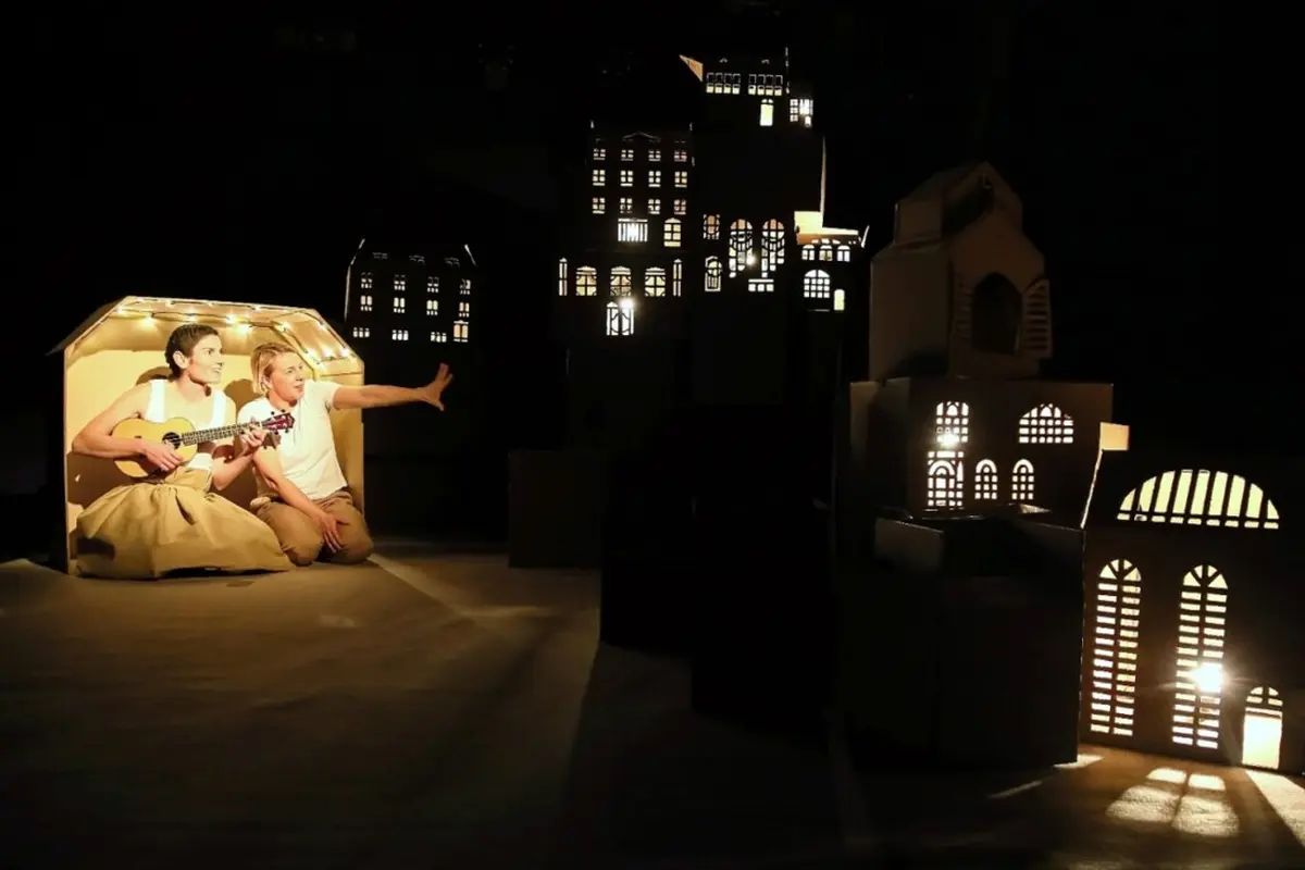 5-Cyrano-i-djevojcica-pogled-na-grad-1024×683 – poco loco