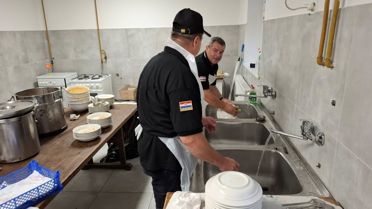 505300151_9877382889011288_1822628237219552164_n