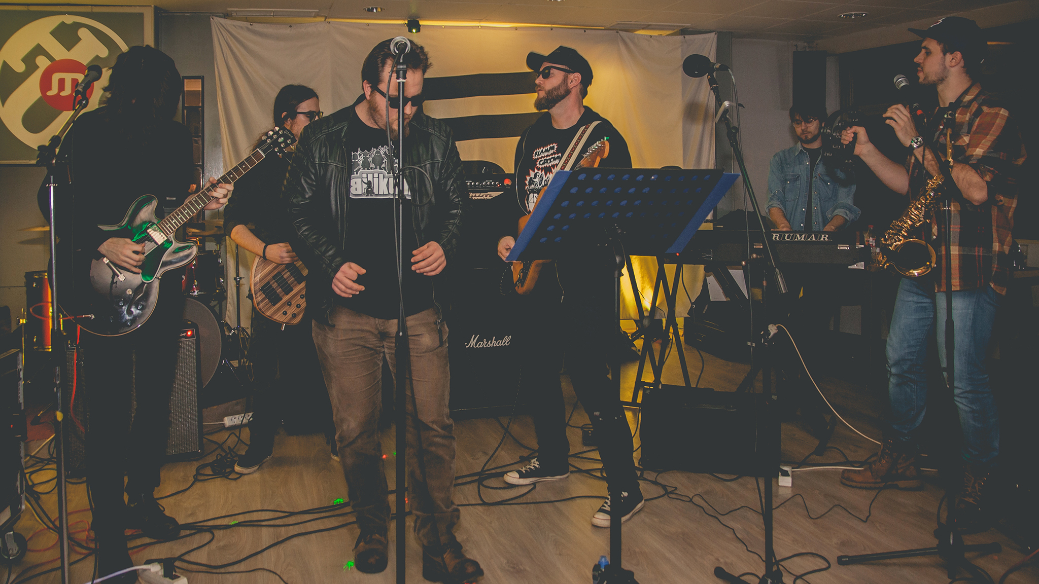 The Fakin’ Lajsne, Sloboda