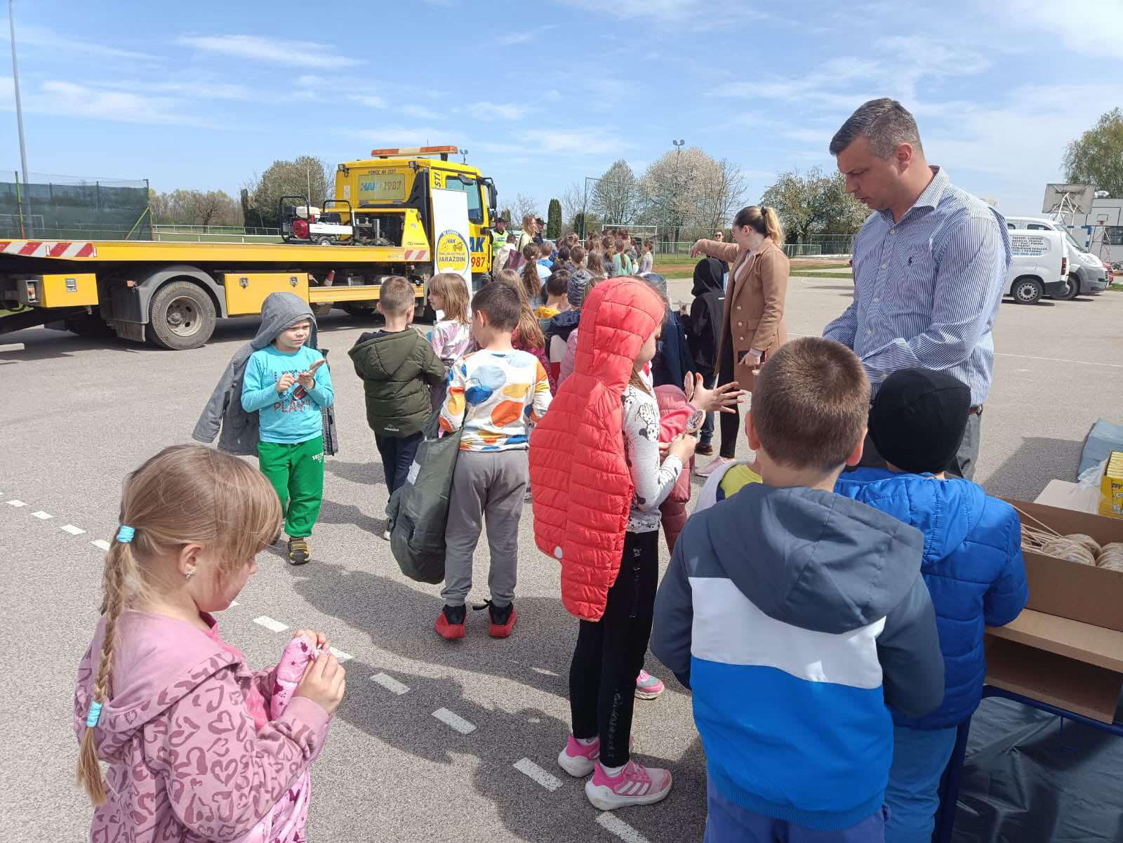 53259476-7f16-40f2-9f32-fbb12e58e0ae 53259476-7f16-40f2-9f32-fbb12e58e0ae