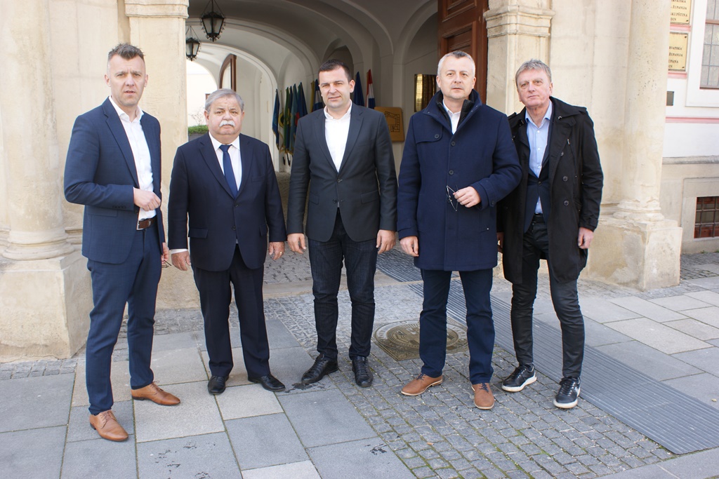 Image 5646883 (auto)