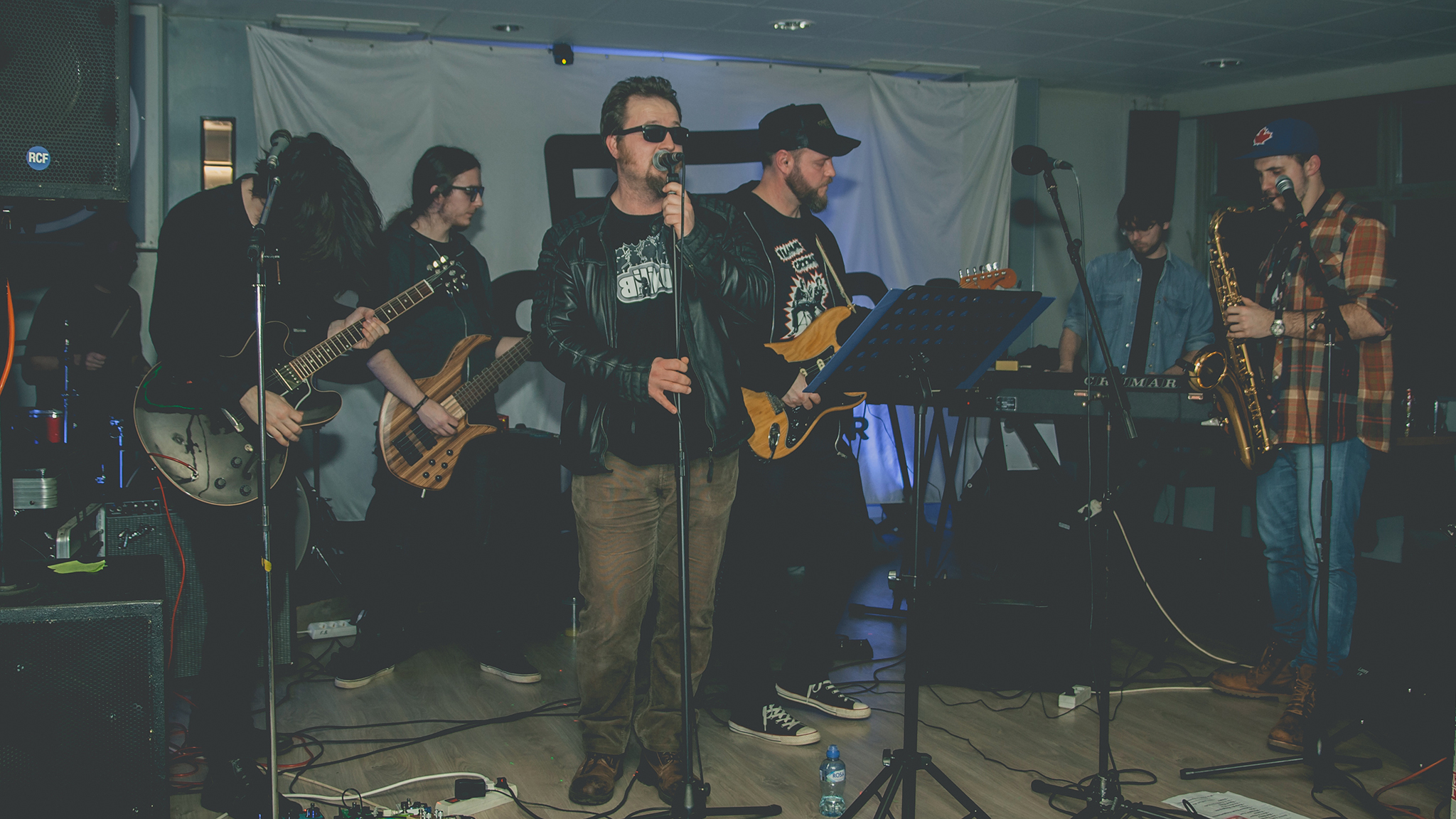 The Fakin’ Lajsne, Sloboda