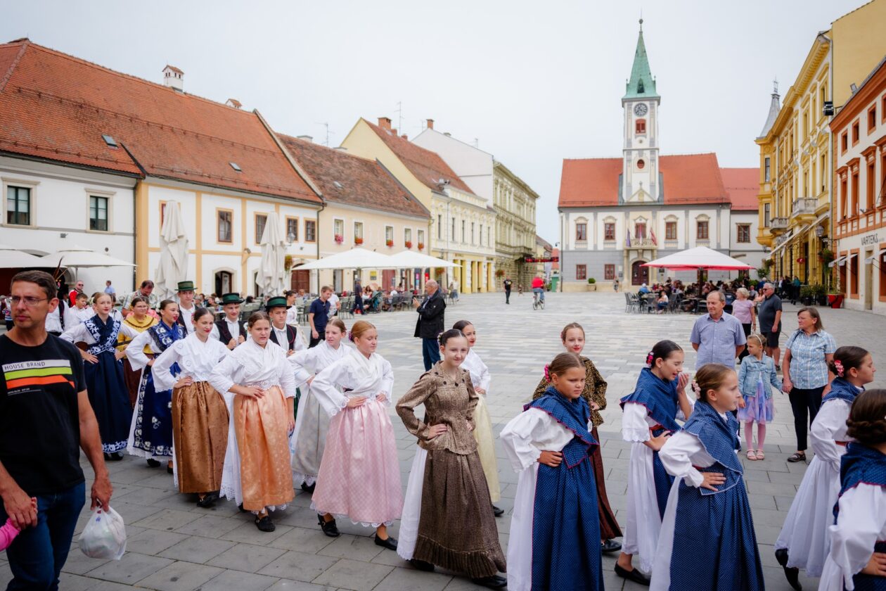 544843552_1715000806108763_1567957704237512064_n