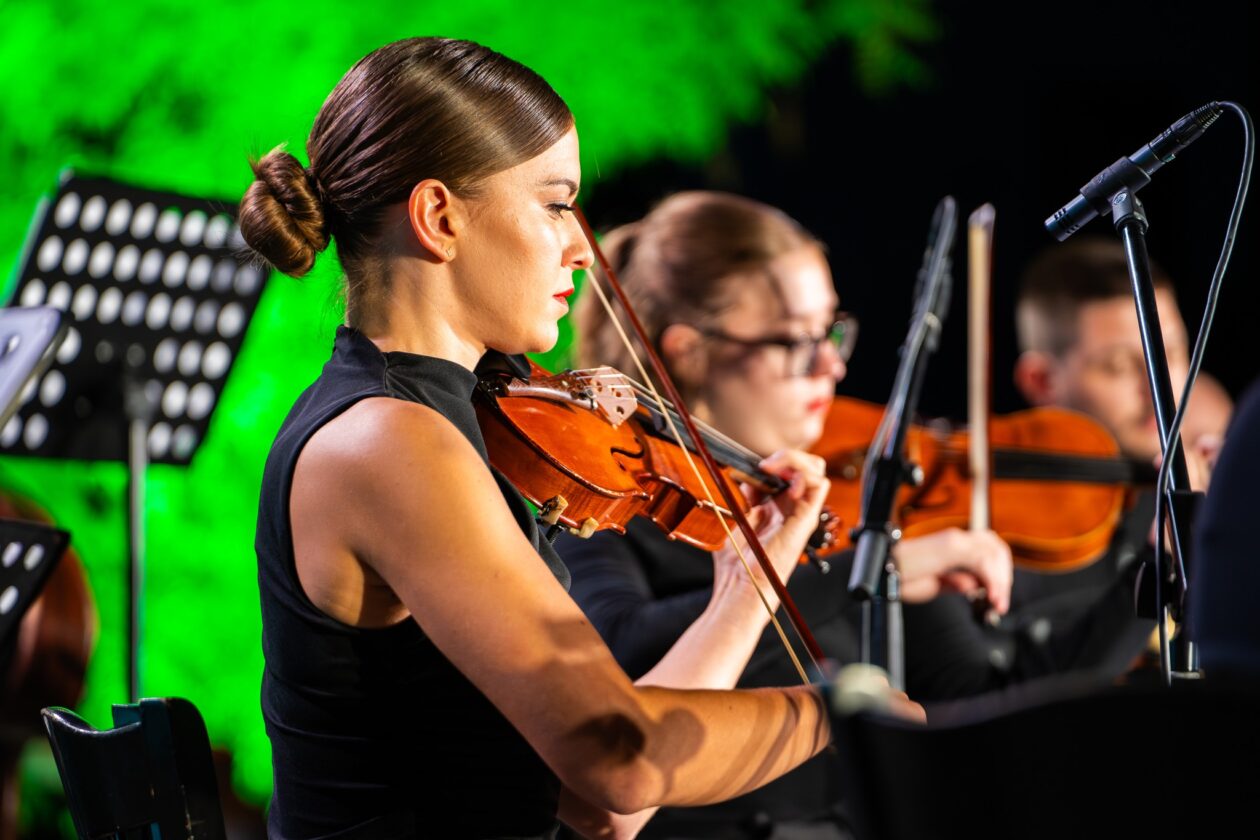 544869105_1713925149549662_2356692383232315634_n