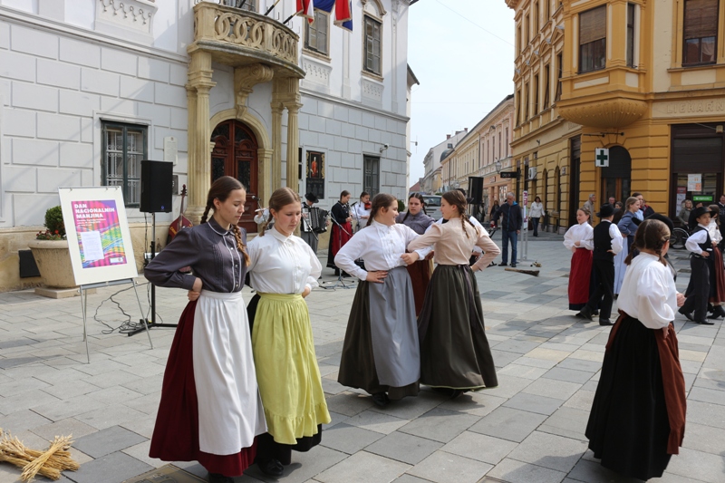 Image 3612399 (auto) Image 3612399 (auto)