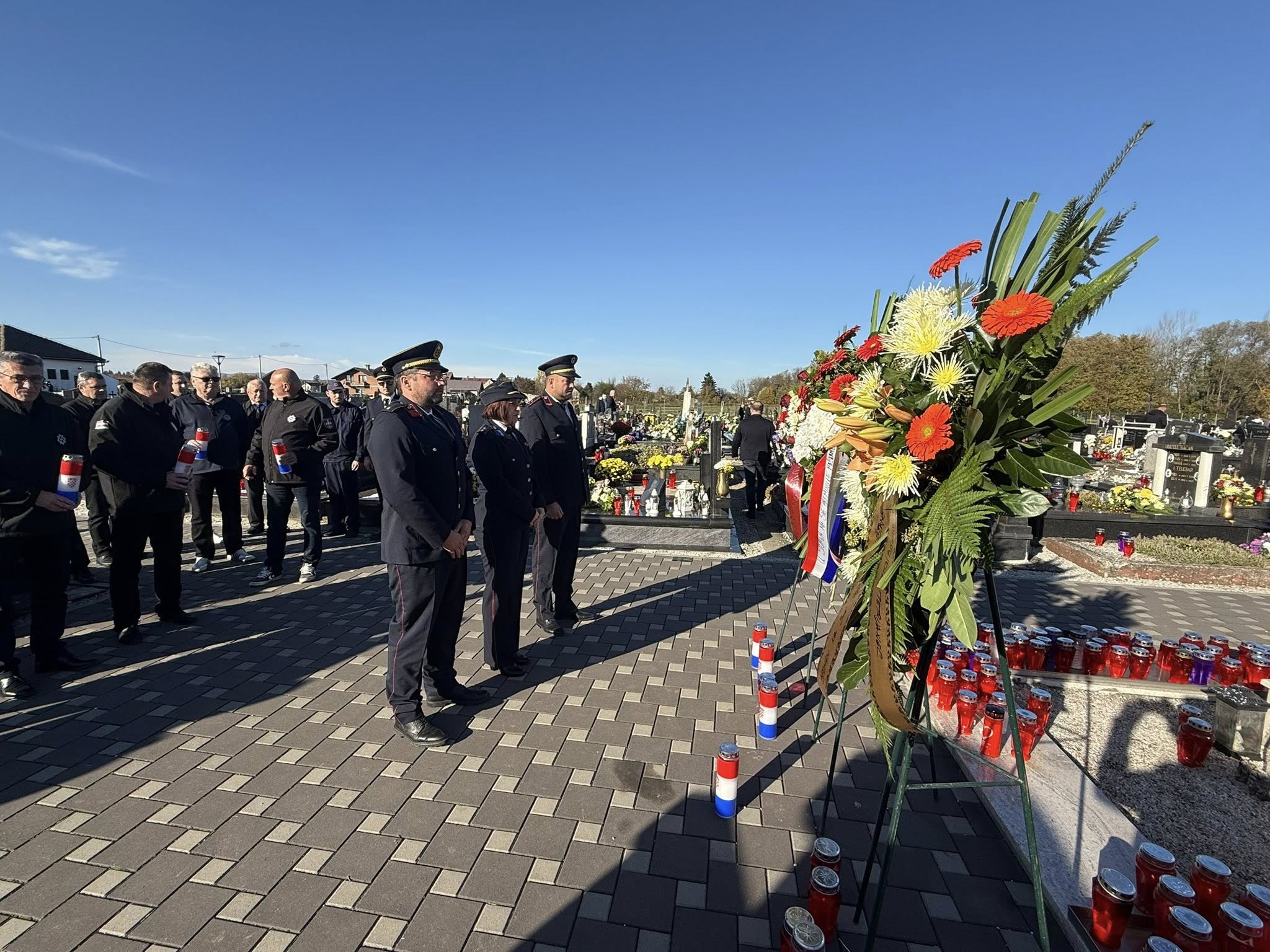 572755526_1357068023098608_4897043002504974099_n 572755526_1357068023098608_4897043002504974099_n