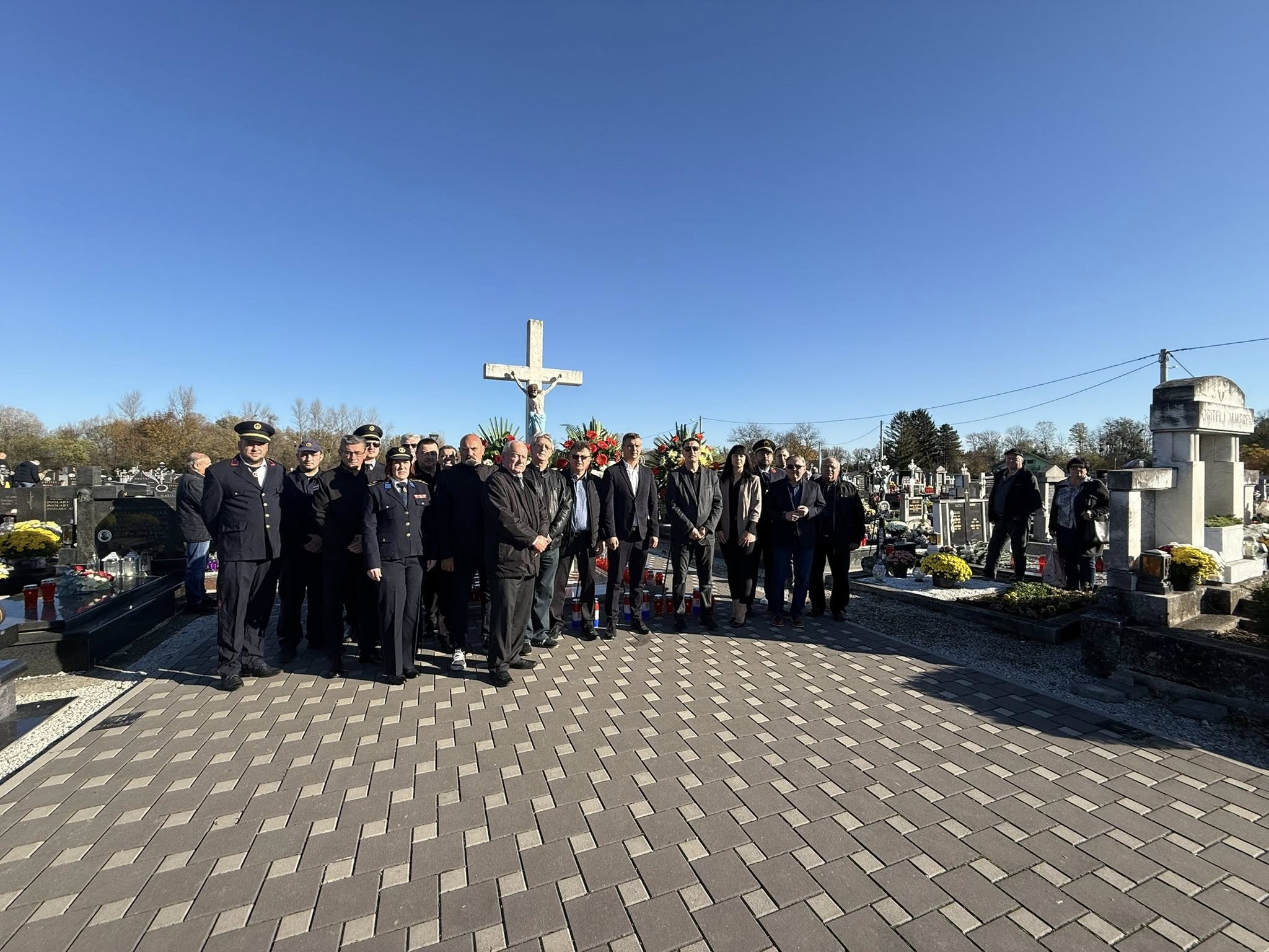 573956879_1357065639765513_8736763940443518662_n 573956879_1357065639765513_8736763940443518662_n