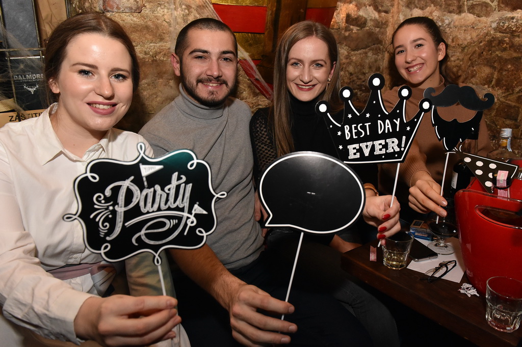 Medina Škrinja humanitarne karaoke 20.12.2019.