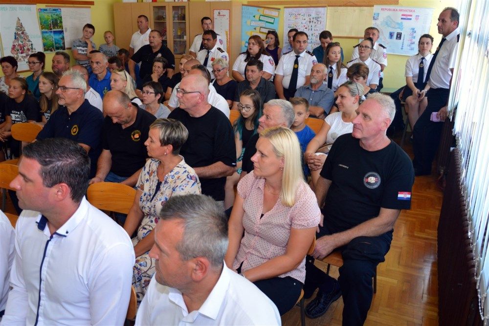 Image 3785803 (auto)