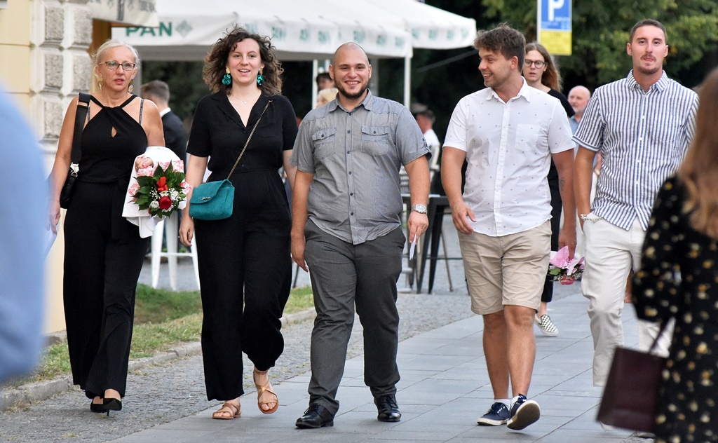 Image 5449344 (auto)