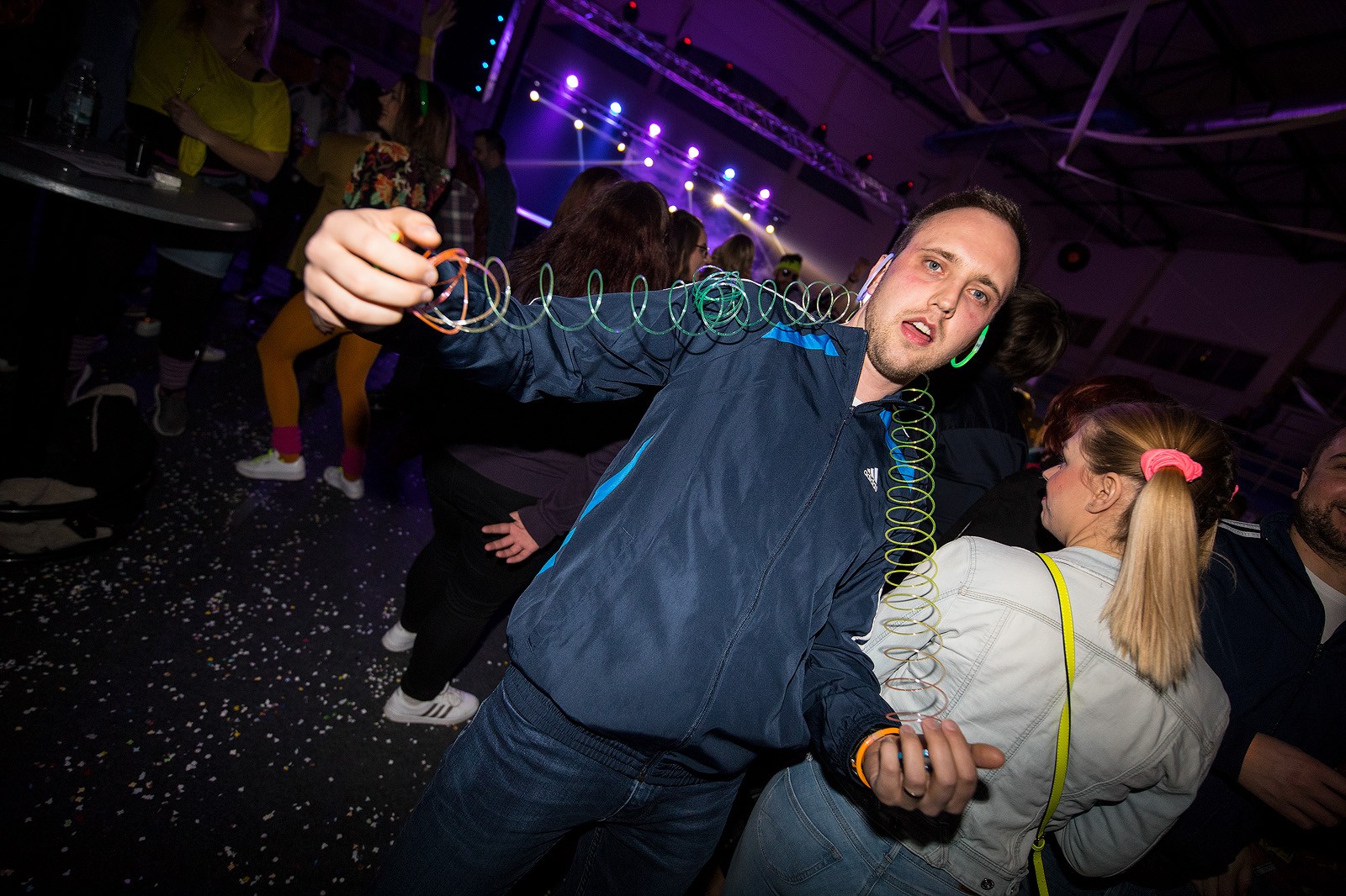 TRASH PARTY U PRELOGU Minea, Ivana Banfić i Ella napravile ludnicu na partyju!