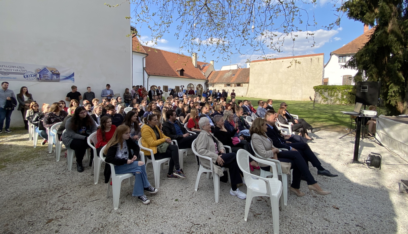 prva privatna gimnazija s pravom javnosti 2