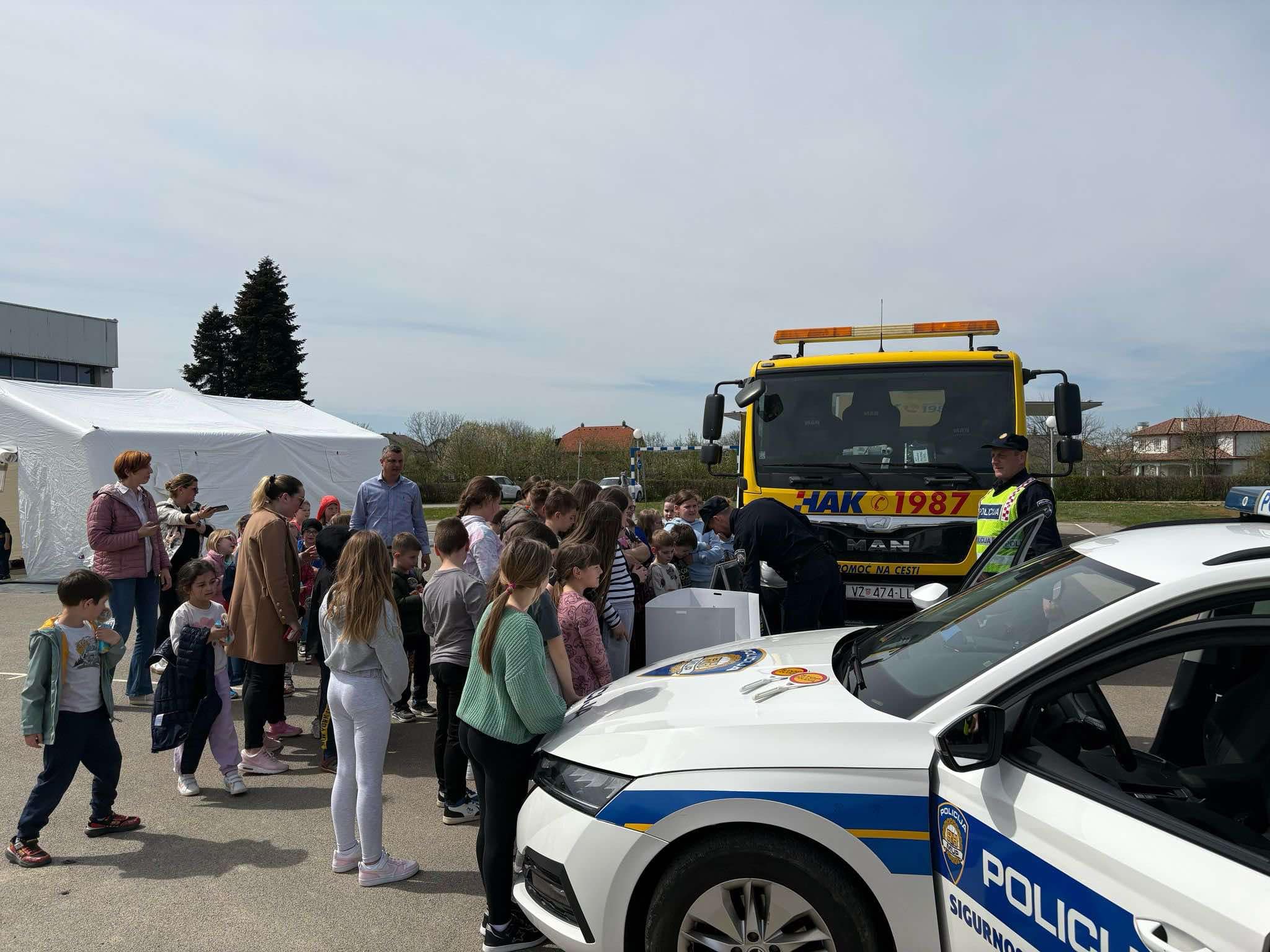 5fa50d3a-c636-4d5d-9fc0-5213420c98de 5fa50d3a-c636-4d5d-9fc0-5213420c98de