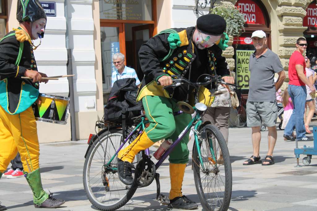 fanfaratranse024890264