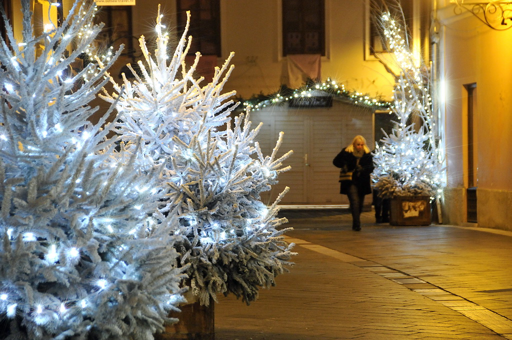 Povodom otvorenja Adventa u Varaždinu upaljeno tisuće lampica