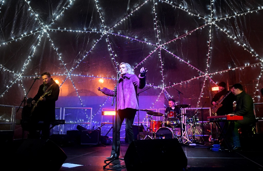 Vanna koncertom na Korzu otvorila Advent u Varaždinu Vanna koncertom na Korzu otvorila Advent u Varaždinu