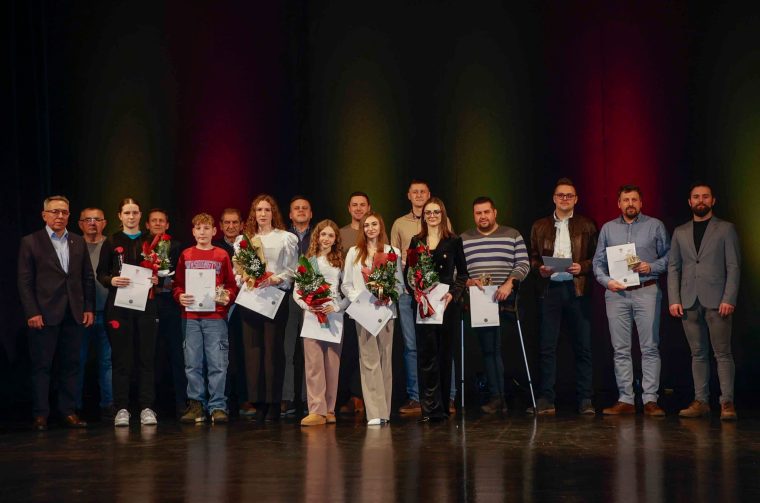 616953288_893536409726555_6876834718784356459_n