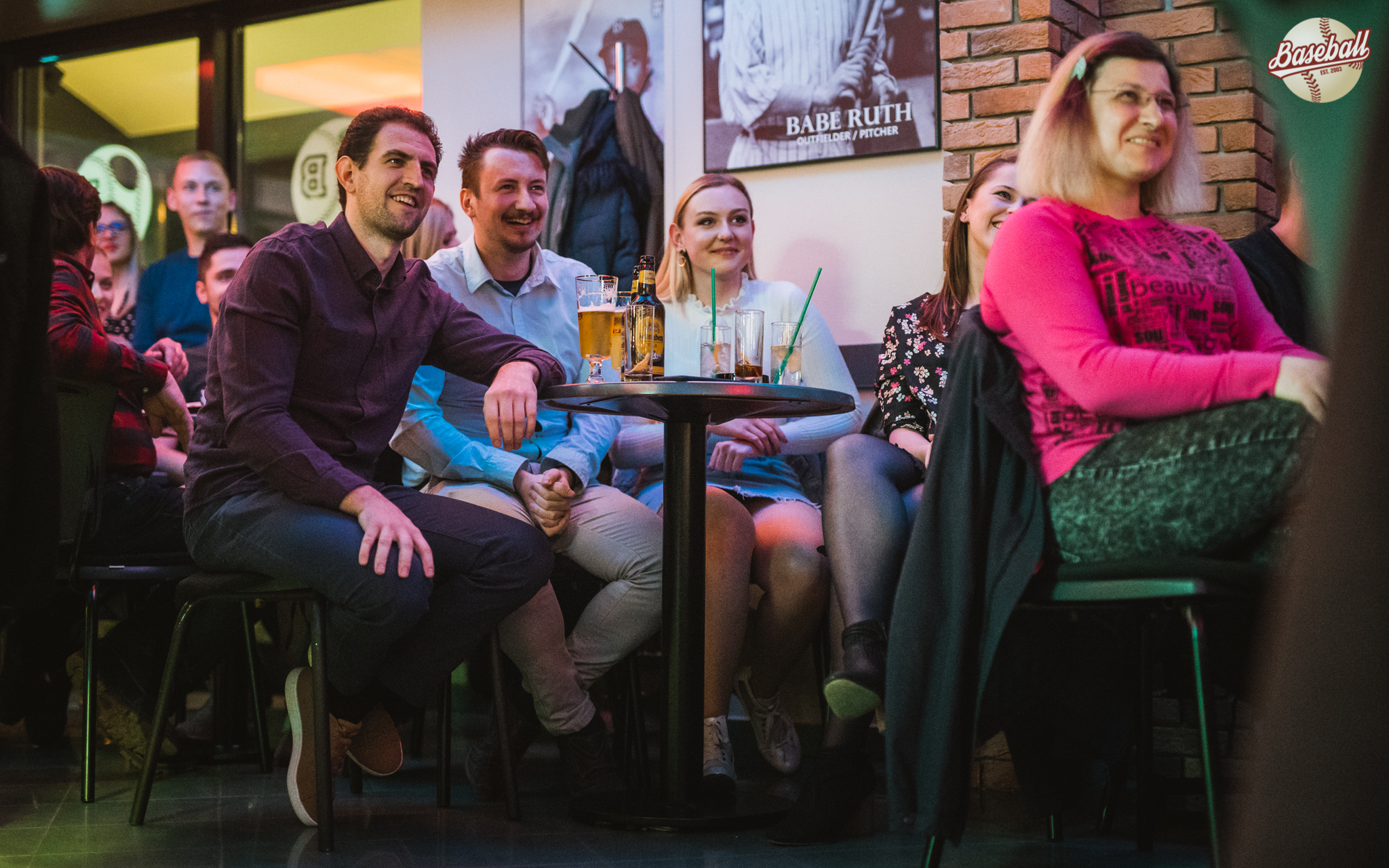 Studio smijeha u Baseball baru Studio smijeha u Baseball baru