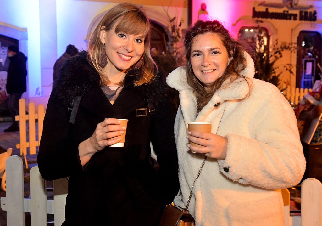 Vanna koncertom na Korzu otvorila Advent u Varaždinu Vanna koncertom na Korzu otvorila Advent u Varaždinu