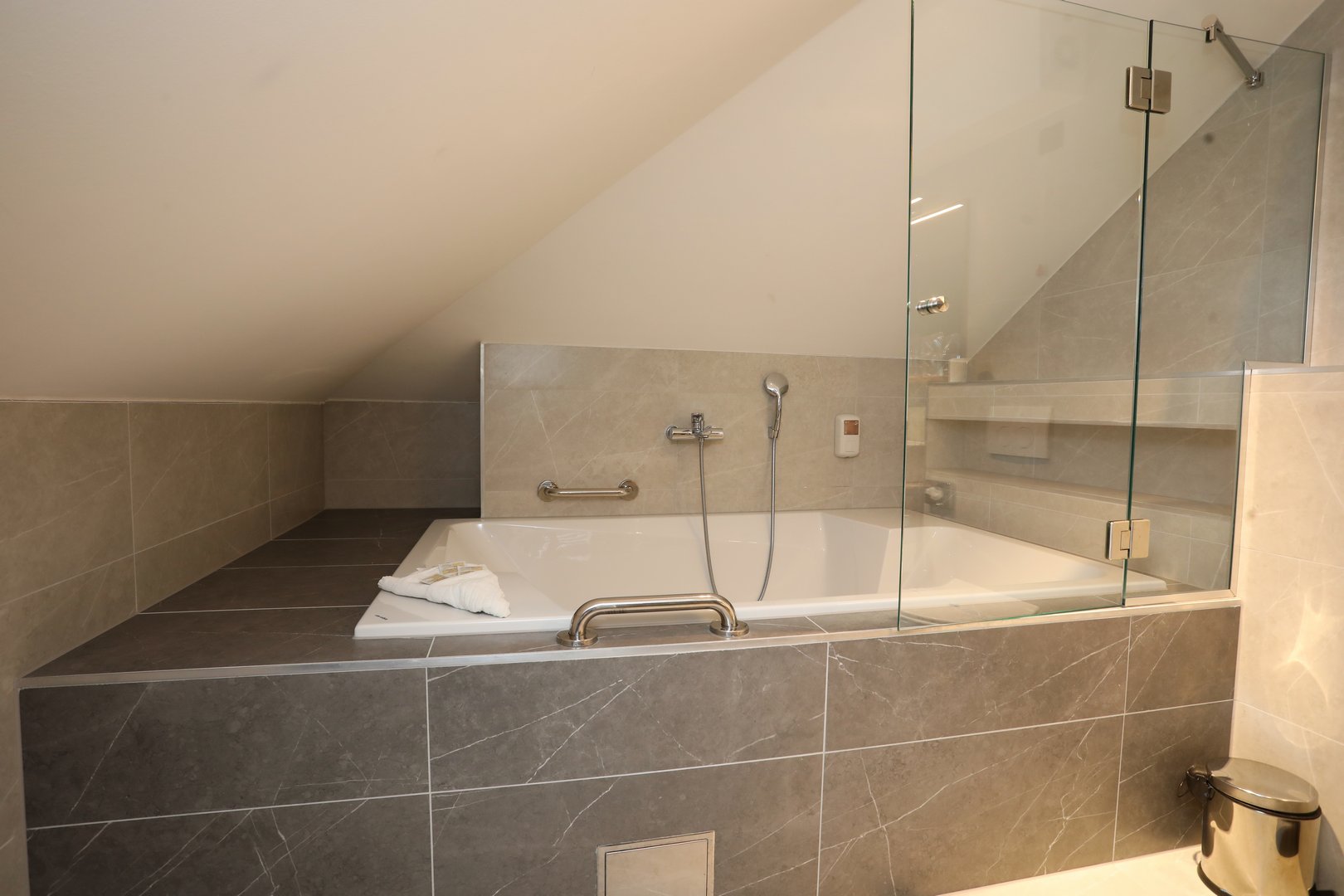 Image 5128948 (auto)