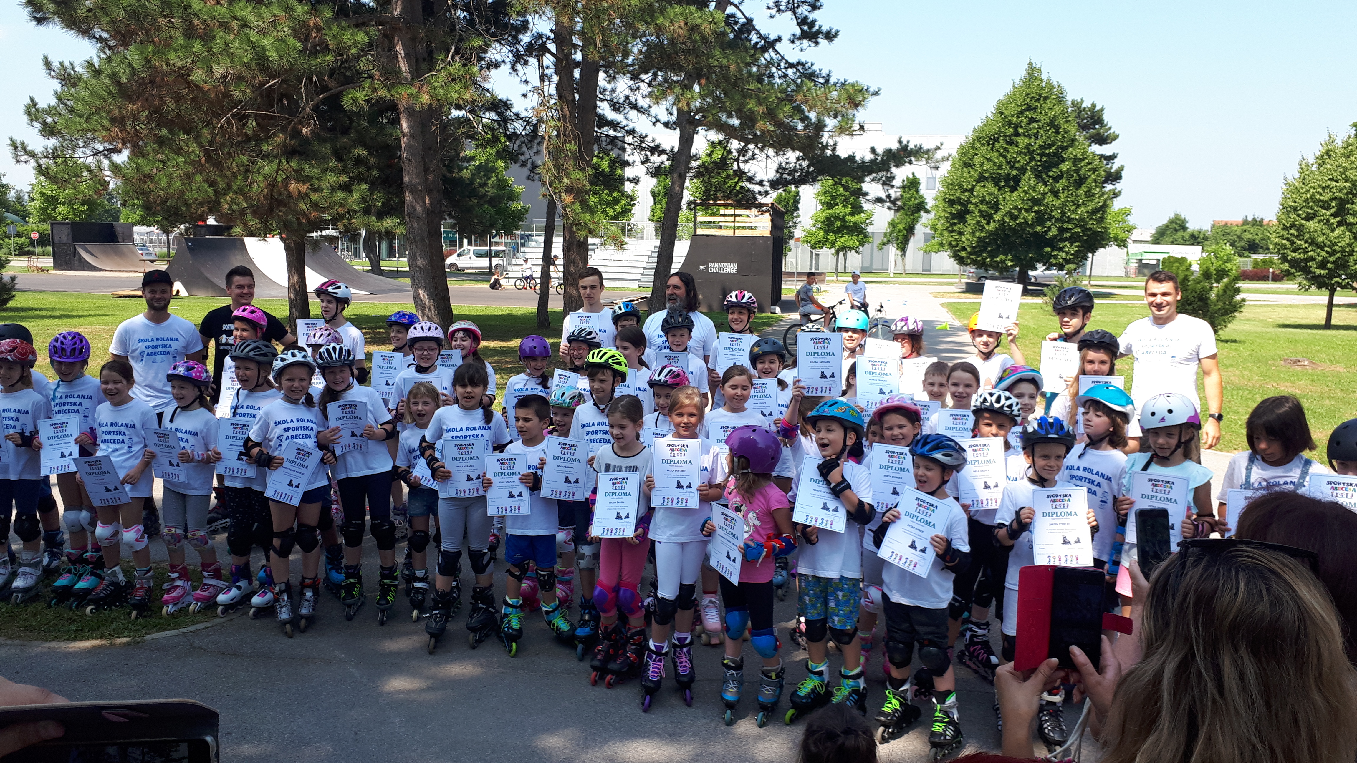 ŠKOLA ROLANJA Oko 130 djece naučilo rolati, s njima po prvi puta i roditelji