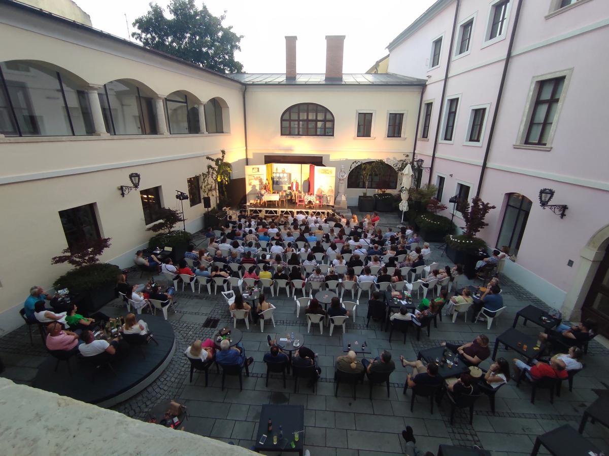 Image 5423312 (auto) Image 5423312 (auto)