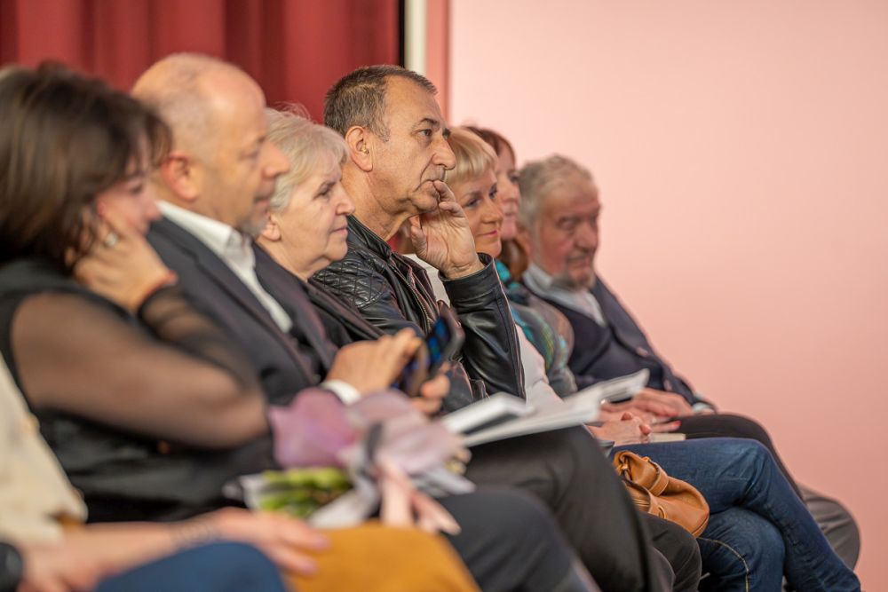 Vesna Haluga, predstavljanje knjige Znamen