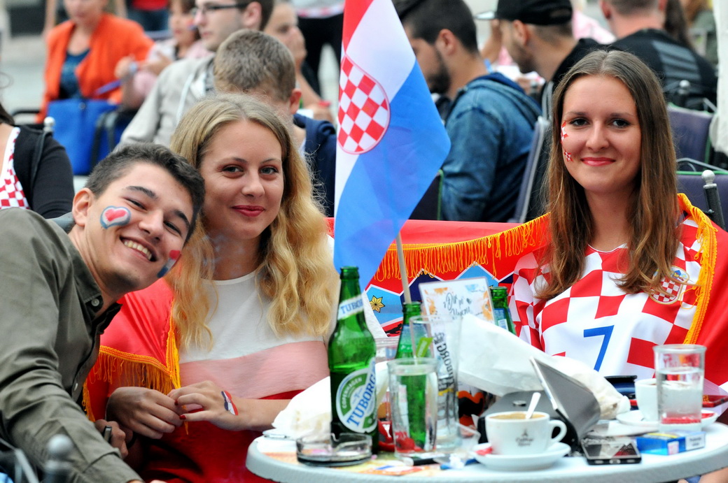 Navijači na Korzu, utakmica Hrvatska – Engleska