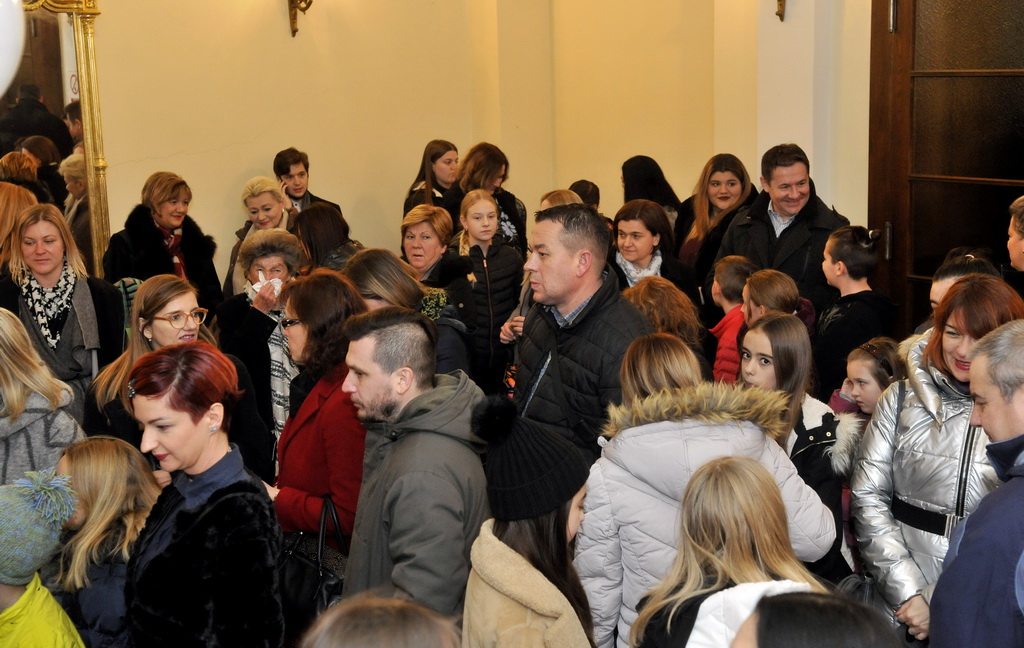 Praizvedba predstave Trojica u Trnju