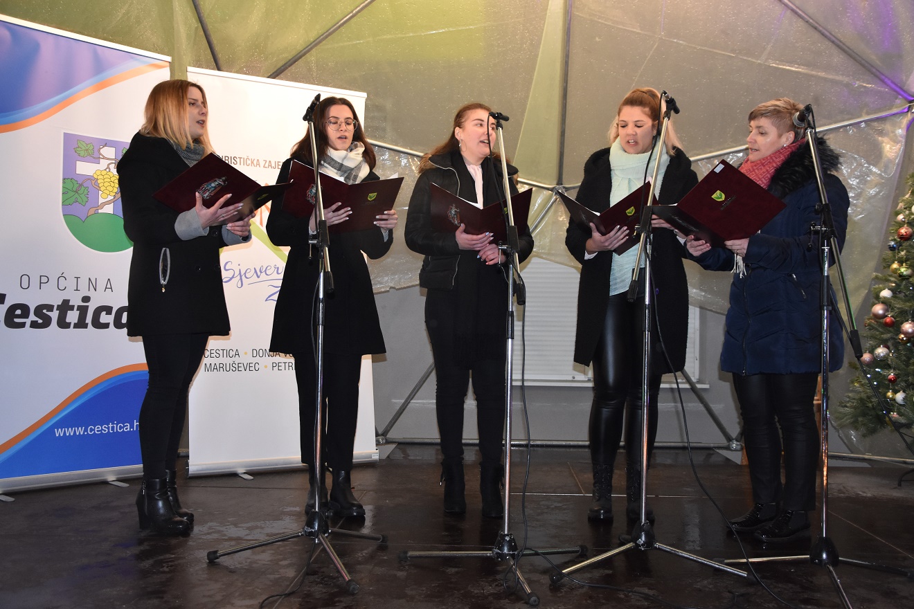 Advent u Cestici