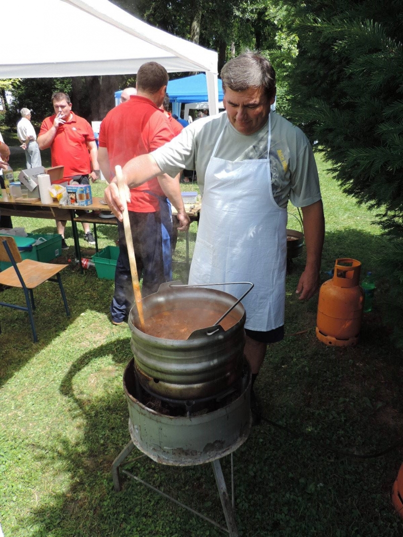 1142555994035646602858640430020