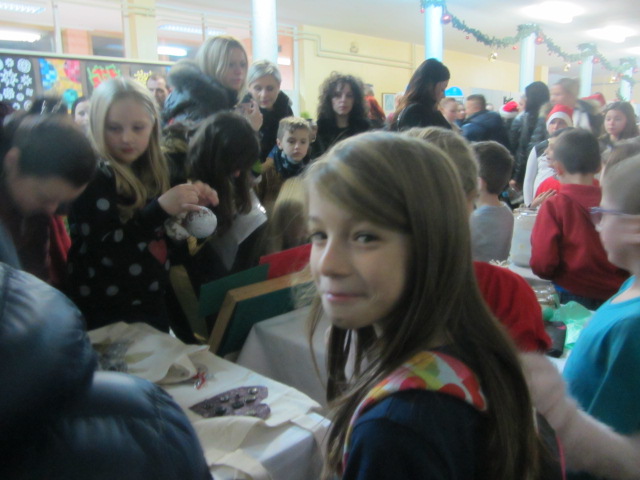 Božićni sajam u V. osnovnoj školi