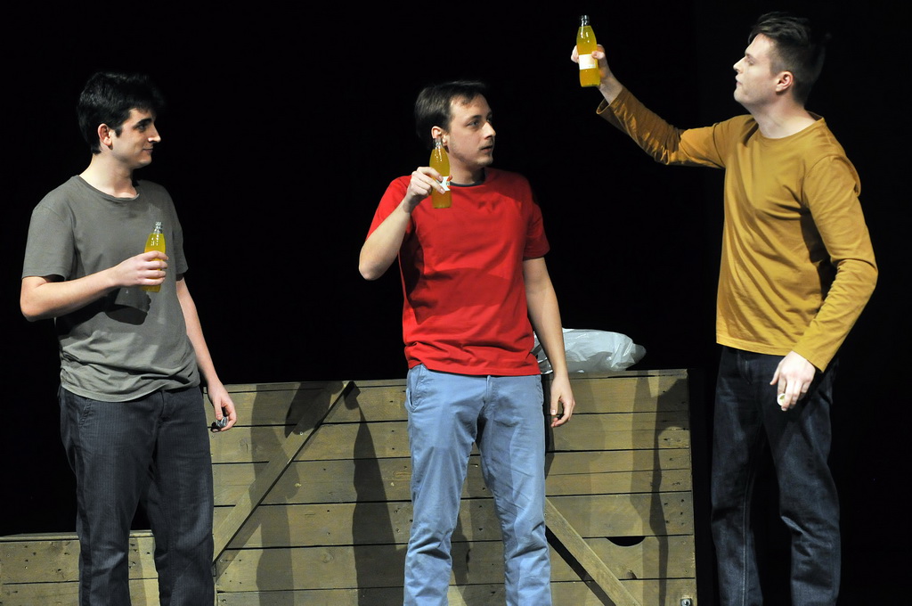 Praizvedba predstave Trojica u Trnju