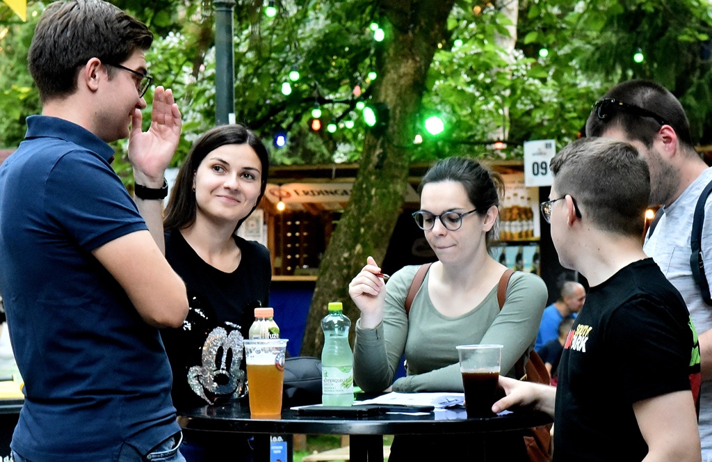 Biergarten 15.6.2022. Open air pub quiz by Darac
