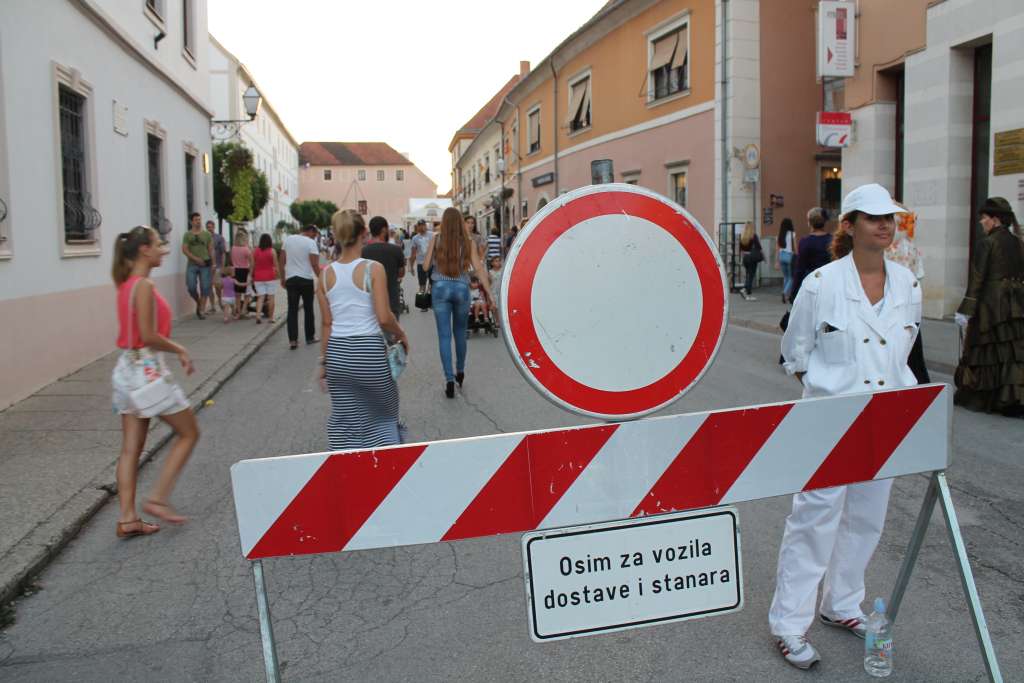 zadnjispanc011714994