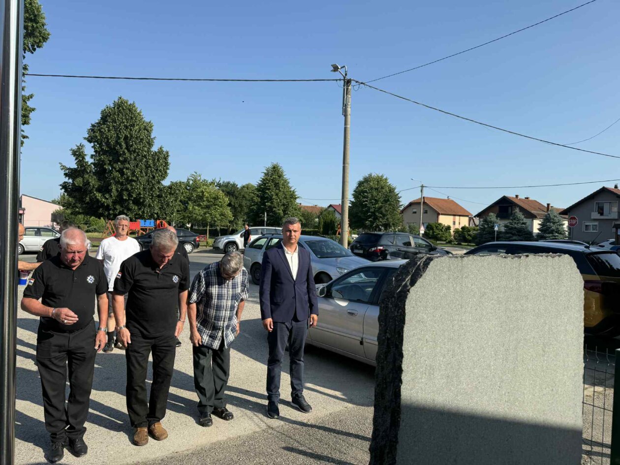 70c4ee0a-56e5-4559-948b-95e5ceb0295f