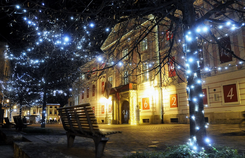 Povodom otvorenja Adventa u Varaždinu upaljeno tisuće lampica