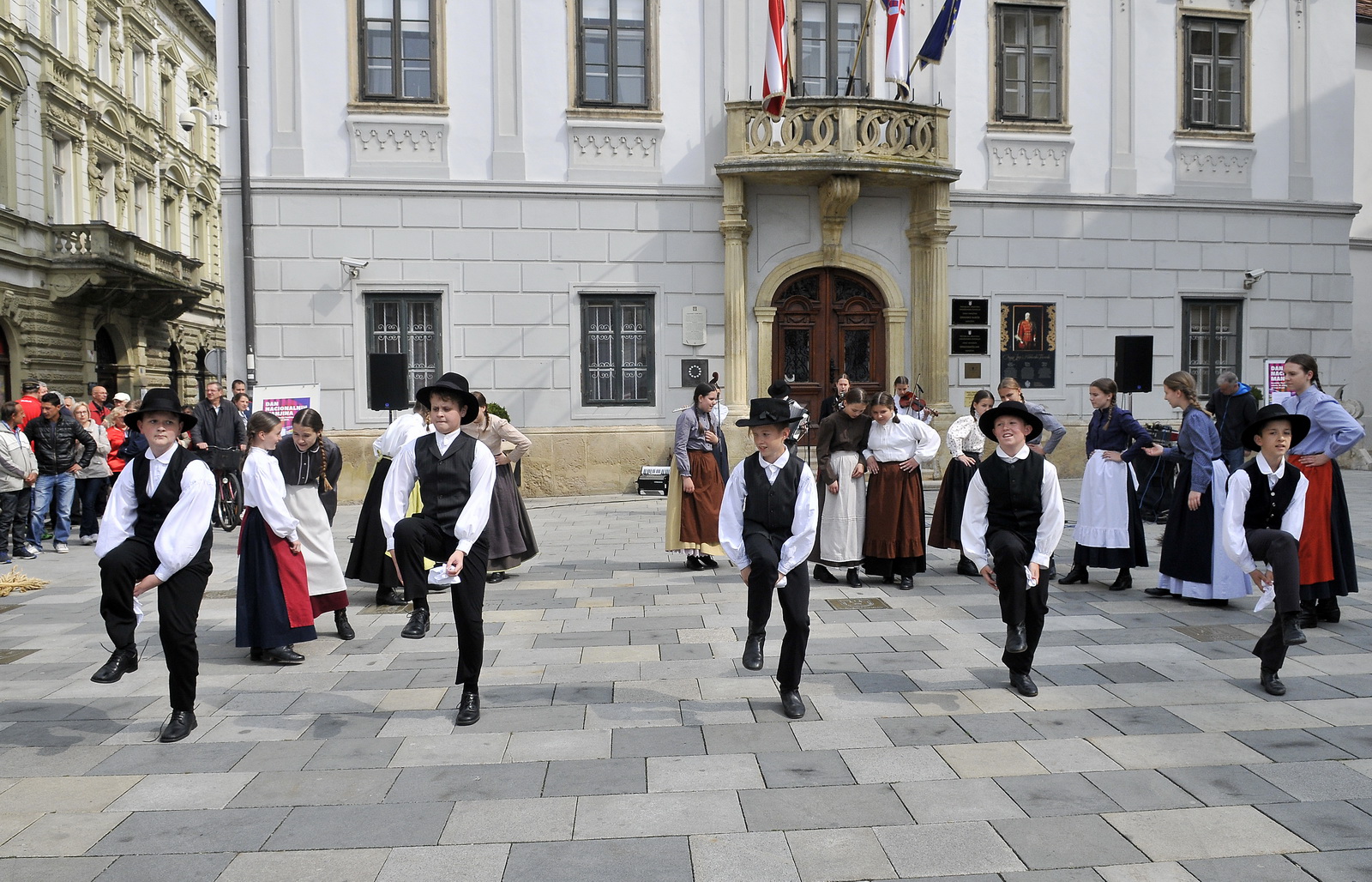 SKD ‘NAGELJ’ Slovenci obilježili Dan nacionalnih manjina u Varaždinu, najveća gužva na slovenskom štandu